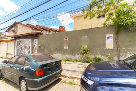 Casa de condomínio à venda com 64m², 2 quartos e 1 vagaFachada + Placa