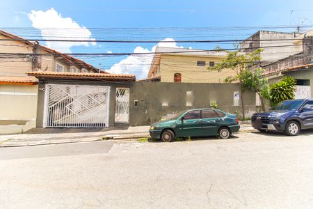 Casa de condomínio à venda com 64m², 2 quartos e 1 vagaFachada + Placa