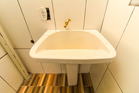 Casa de condomínio à venda com 64m², 2 quartos e 1 vagaÁrea de Serviço