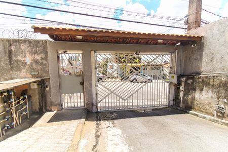 Casa de condomínio à venda com 64m², 2 quartos e 1 vagaEntrada