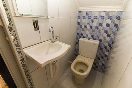Casa de condomínio à venda com 64m², 2 quartos e 1 vagaLavabo
