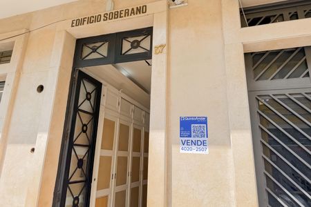 Studio para alugar com 42m², 1 quarto e sem vaga Studio para alugar com 42m², 1 quarto e sem vagaFachada + Plaquinha