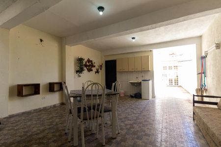 Casa para alugar com 100m², 2 quartos e 4 vagasÁrea de Serviço