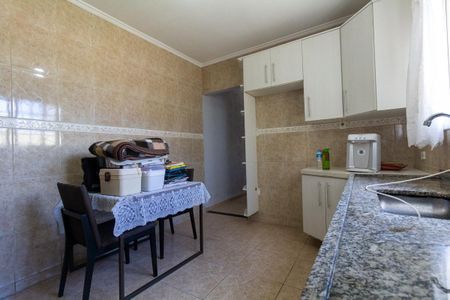 Casa para alugar com 100m², 2 quartos e 4 vagasCozinha