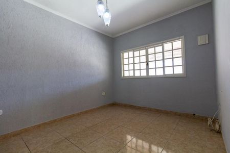 Casa para alugar com 100m², 2 quartos e 4 vagasSala