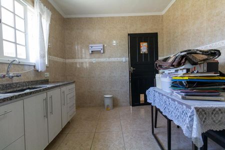 Casa para alugar com 100m², 2 quartos e 4 vagasCozinha