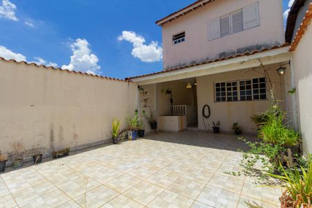 Casa para alugar com 100m², 2 quartos e 4 vagasVaranda