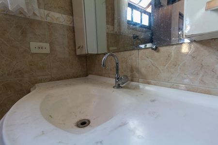 Casa para alugar com 100m², 2 quartos e 4 vagasBanheiro 1