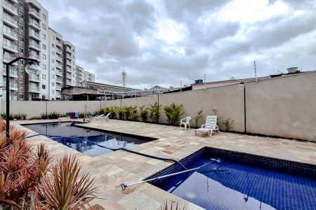 Apartamento para alugar com 37m², 2 quartos e sem vaga Apartamento para alugar com 37m², 2 quartos e sem vagaÁrea comum - Piscina