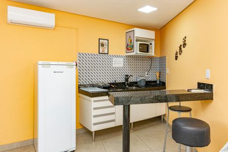 Cozinha de kitnet/studio para alugar com 1 quarto, 28m² em Minas Brasil, Belo Horizonte