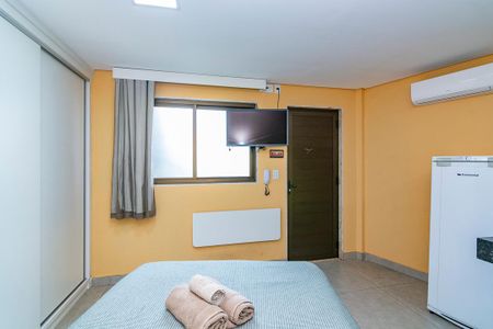 Quarto  de kitnet/studio para alugar com 1 quarto, 28m² em Minas Brasil, Belo Horizonte