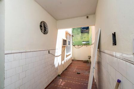 Casa de condomínio à venda com 70m², 2 quartos e 1 vagaÁrea de Serviço