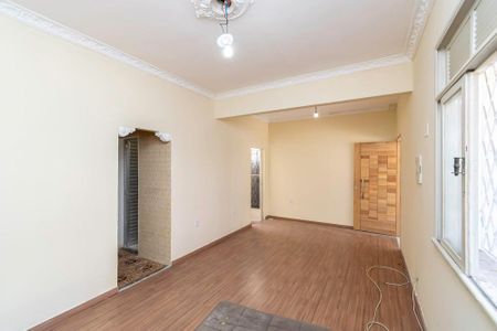 Sala de casa de condomínio à venda com 2 quartos, 70m² em Olaria, Rio de Janeiro