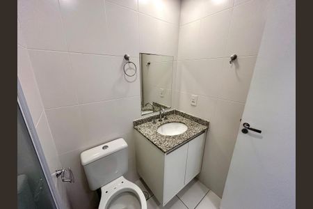 Apartamento para alugar com 68m², 2 quartos e 1 vaga Apartamento para alugar com 68m², 2 quartos e 1 vagaBanheiro da Suíte