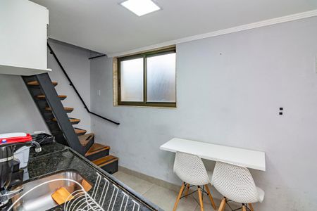 Cozinha de kitnet/studio para alugar com 1 quarto, 28m² em Minas Brasil, Belo Horizonte