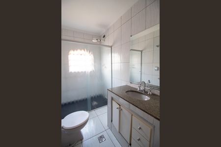 Banheiro de casa para alugar com 1 quarto, 80m² em Vila Tiradentes, São Paulo