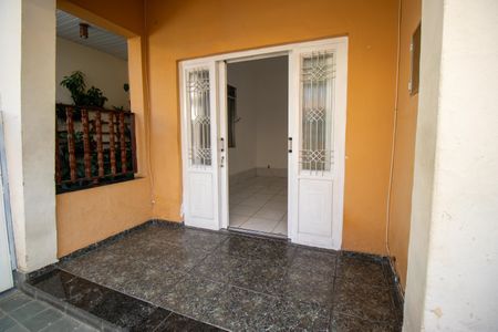 Casa para alugar com 80m², 2 quartos e sem vagaVaranda