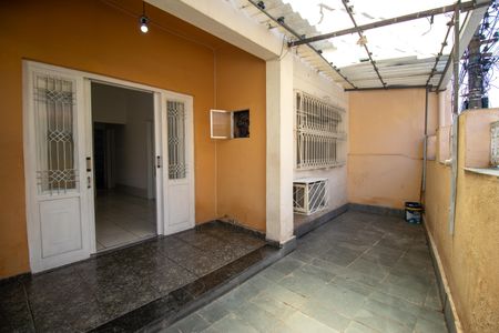 Casa para alugar com 80m², 2 quartos e sem vagaVaranda