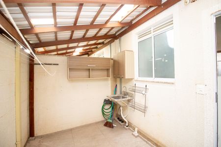 Apartamento para alugar com 55m², 2 quartos e 1 vagaÁrea de Serviço