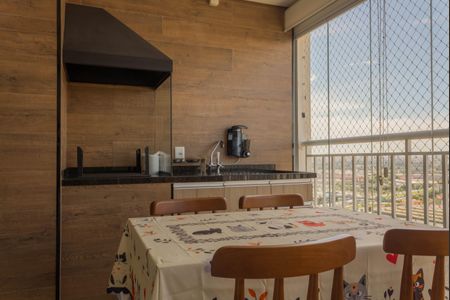 Apartamento à venda com 74m², 3 quartos e 2 vagasVaranda