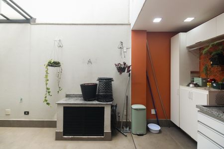 Casa à venda com 114m², 3 quartos e 1 vagaÁrea de Serviço 