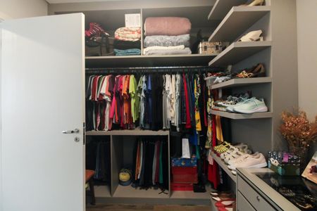 Casa à venda com 114m², 3 quartos e 1 vagaSuíte 1 - Closet 