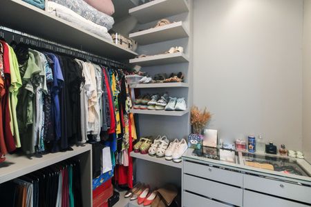Casa à venda com 114m², 3 quartos e 1 vagaSuíte 1 - Closet 