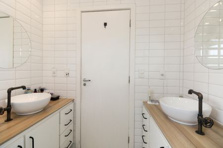 Casa à venda com 114m², 3 quartos e 1 vagaBanheiro Suíte 1