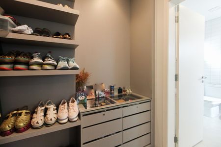 Casa à venda com 114m², 3 quartos e 1 vagaSuíte 1 - Closet 