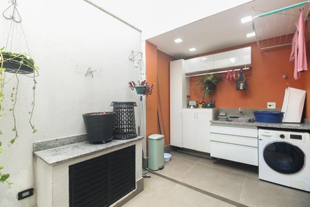 Casa à venda com 114m², 3 quartos e 1 vagaÁrea de Serviço 