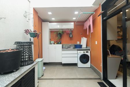 Casa à venda com 114m², 3 quartos e 1 vagaÁrea de Serviço 
