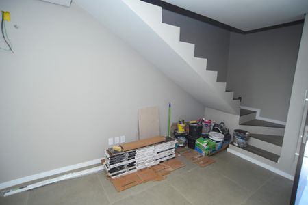 Sala de casa de condomínio para alugar com 2 quartos, 92m² em Mário Quintana, Viamão