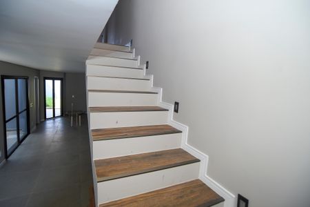 Casa de condomínio para alugar com 92m², 2 quartos e 1 vaga Casa de condomínio para alugar com 92m², 2 quartos e 1 vagaEscada