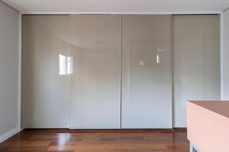 Apartamento à venda com 187m², 3 quartos e 2 vagas Apartamento à venda com 187m², 3 quartos e 2 vagasQuarto Suíte