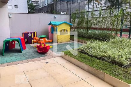Apartamento à venda com 187m², 3 quartos e 2 vagas Apartamento à venda com 187m², 3 quartos e 2 vagasÁrea comum - Playground