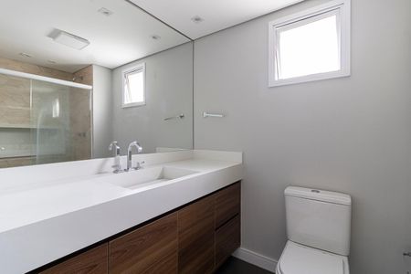 Apartamento à venda com 187m², 3 quartos e 2 vagas Apartamento à venda com 187m², 3 quartos e 2 vagasBanheiro da Suíte