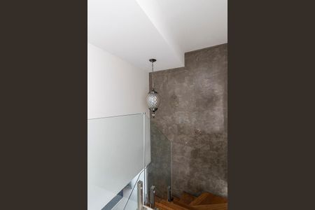 Apartamento à venda com 187m², 3 quartos e 2 vagas Apartamento à venda com 187m², 3 quartos e 2 vagasEscada