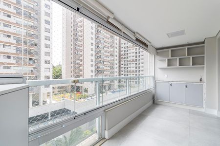 Apartamento à venda com 187m², 3 quartos e 2 vagas Apartamento à venda com 187m², 3 quartos e 2 vagasVaranda