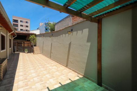 Casa à venda com 188m², 2 quartos e 2 vagas Casa à venda com 188m², 2 quartos e 2 vagasQuintal