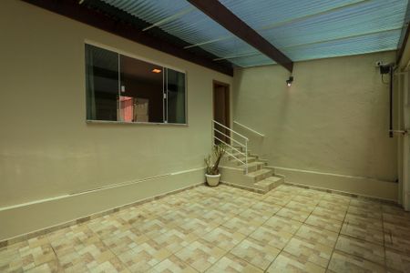 Casa à venda com 188m², 2 quartos e 2 vagas Casa à venda com 188m², 2 quartos e 2 vagasGaragem