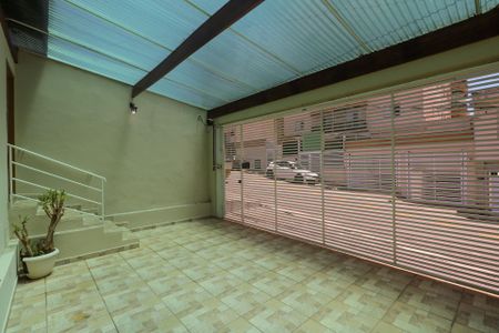 Casa à venda com 188m², 2 quartos e 2 vagas Casa à venda com 188m², 2 quartos e 2 vagasGaragem