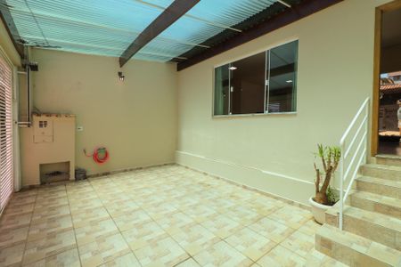 Casa à venda com 188m², 2 quartos e 2 vagasGaragem