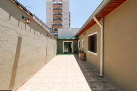 Casa à venda com 188m², 2 quartos e 2 vagas Casa à venda com 188m², 2 quartos e 2 vagasQuintal