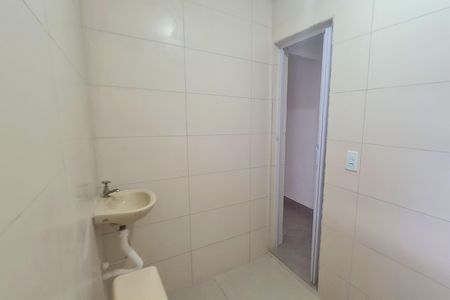 Casa para alugar com 55m², 2 quartos e sem vaga Casa para alugar com 55m², 2 quartos e sem vagaBanheiro