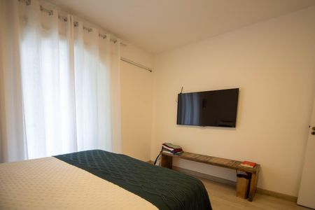 Casa à venda com 200m², 4 quartos e 2 vagasSuíte  1