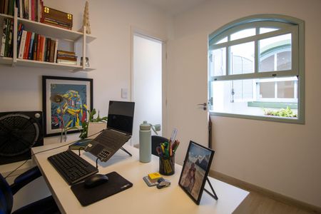 Casa à venda com 200m², 4 quartos e 2 vagasSuíte 2