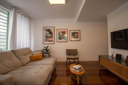 Sala de casa à venda com 4 quartos, 200m² em Vila Progredior, São Paulo