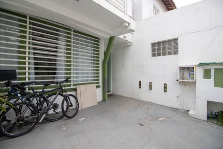 Casa à venda com 200m², 4 quartos e 2 vagasGaragem