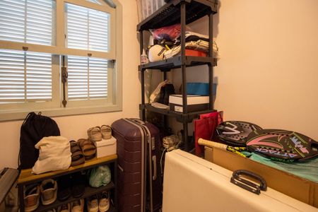 Casa à venda com 200m², 4 quartos e 2 vagasQuarto