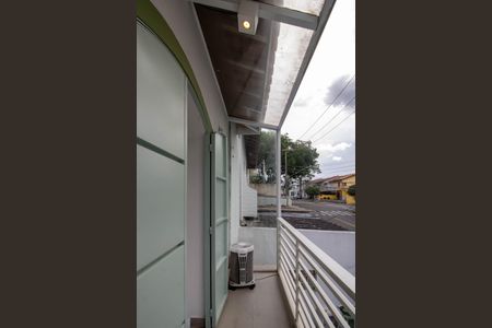 Casa à venda com 200m², 4 quartos e 2 vagasVaranda